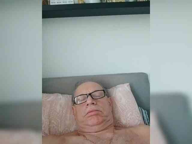 Dinamikdon554a Live Webcam on BongaCams