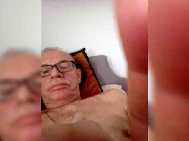 Dinamikdon554a Live Webcam on BongaCams