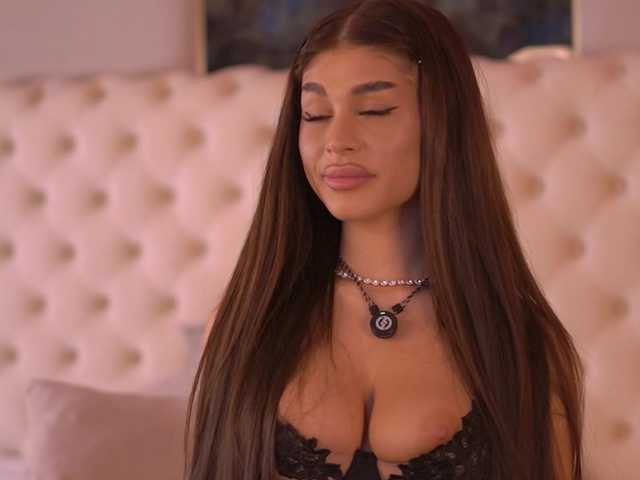 BellaNoirre live cam on BongaCams