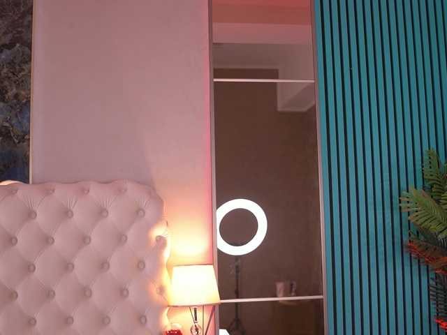 BellaNoirre live webcam show