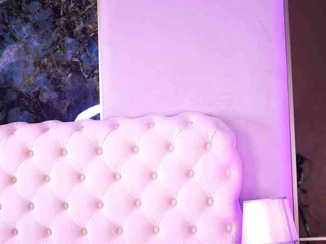 BellaNoirre webcam