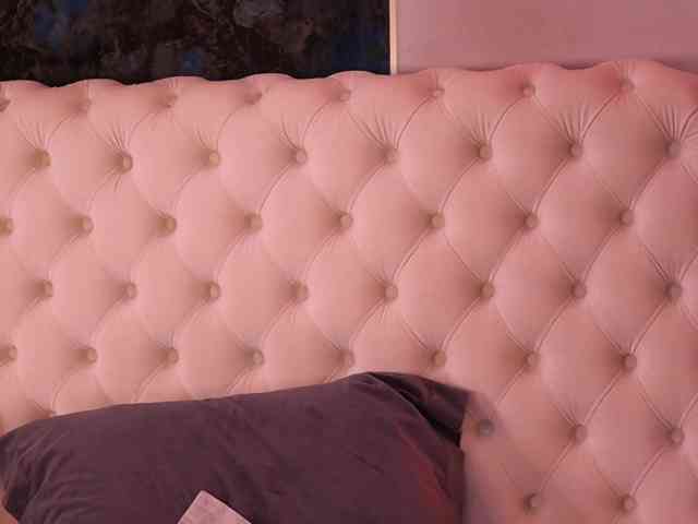 BellaNoirre webcam