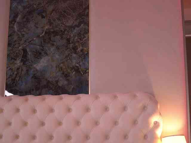 BellaNoirre webcam