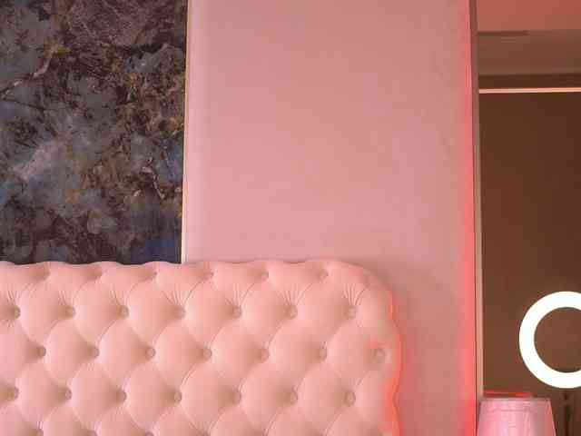 BellaNoirre webcam