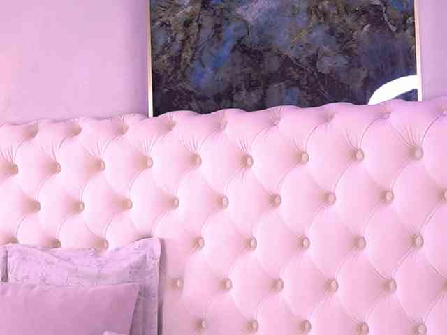 BellaNoirre webcam
