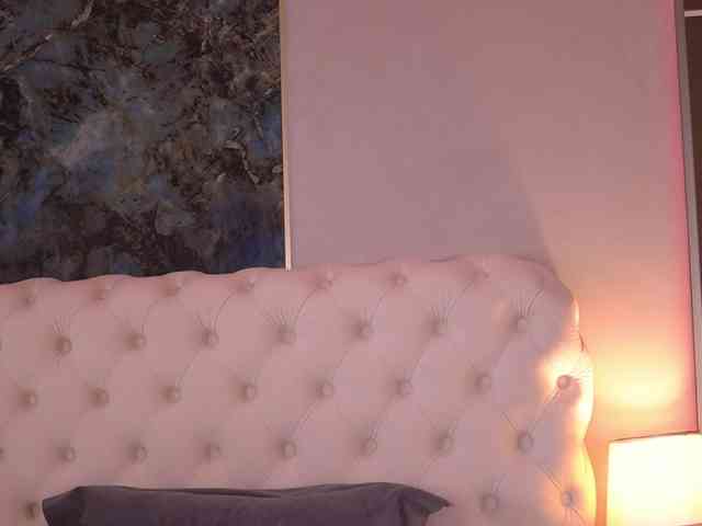 BellaNoirre webcam