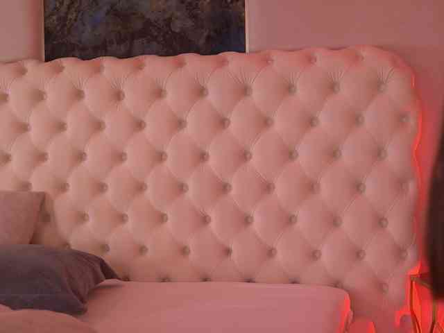 BellaNoirre webcam
