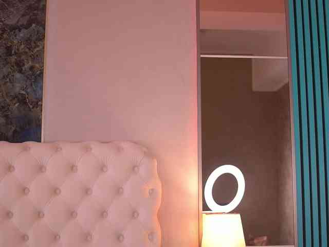 BellaNoirre webcam