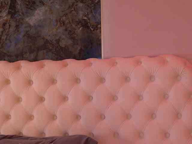 BellaNoirre webcam