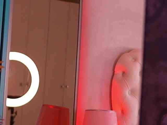 BellaNoirre webcam