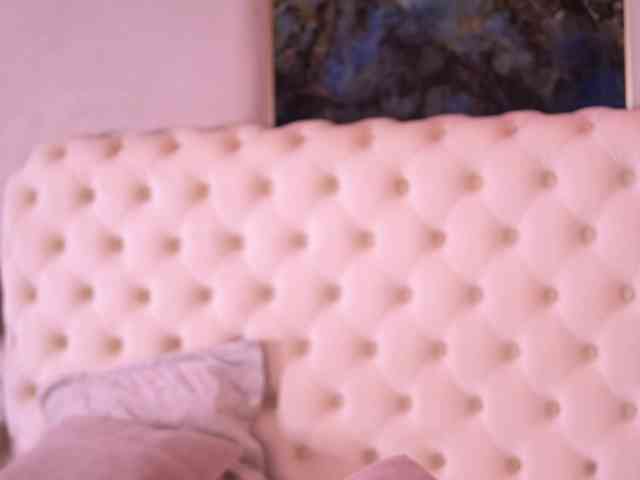 BellaNoirre webcam