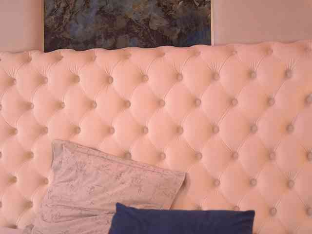 BellaNoirre webcam