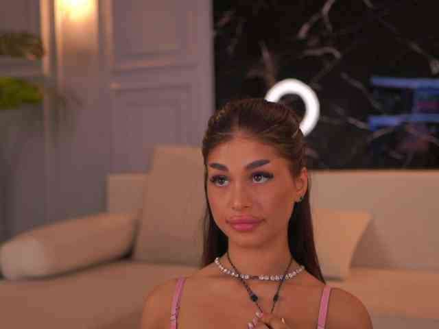 BellaNoirre webcam