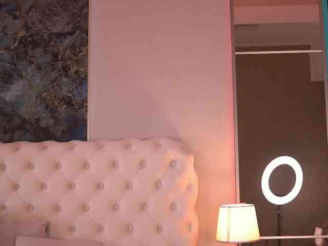 BellaNoirre webcam