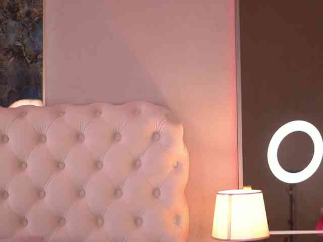 BellaNoirre webcam
