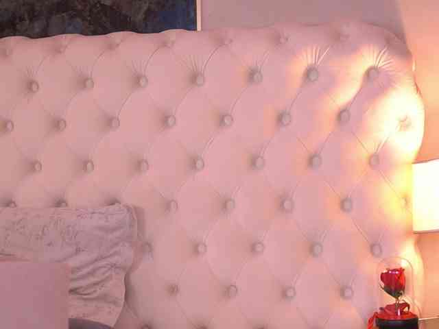 BellaNoirre webcam