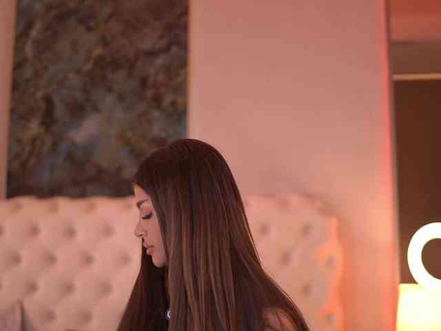 BellaNoirre Live Webcam on BongaCams