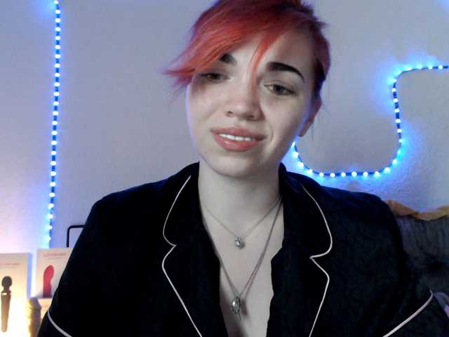 olivka-flower live cam on BongaCams