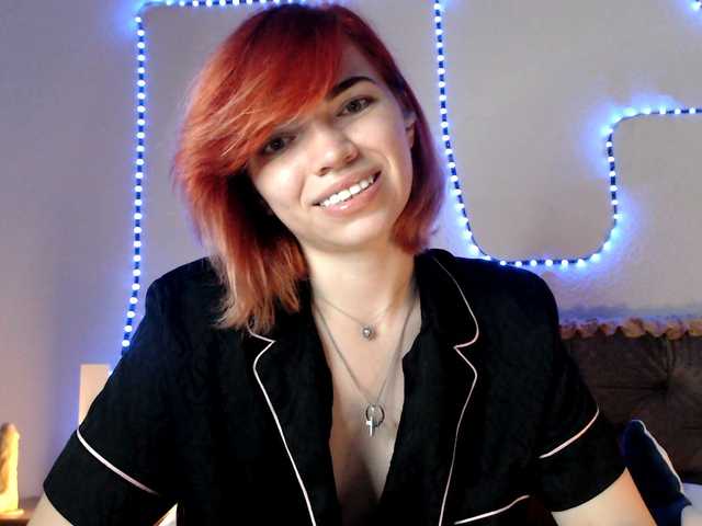 olivka-flower live cam on BongaCams