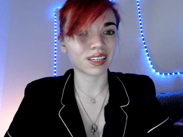 olivka-flower live cam on BongaCams