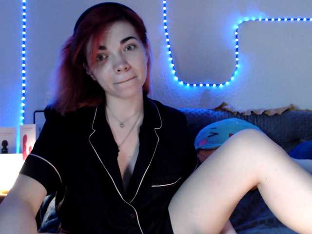olivka-flower live cam on BongaCams