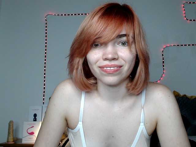 olivka-flower live cam on BongaCams