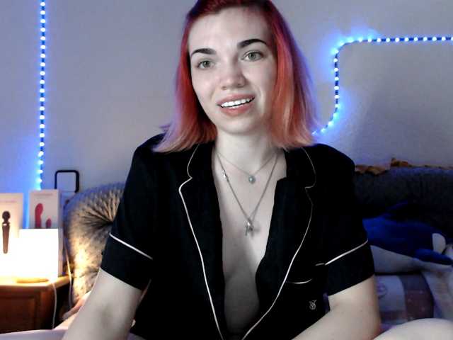 olivka-flower live cam on BongaCams