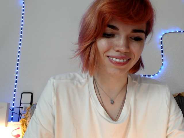 olivka-flower live cam on BongaCams