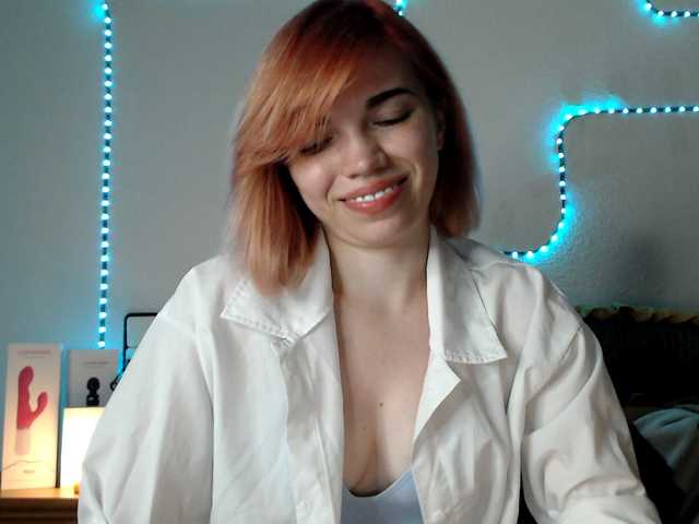 olivka-flower live cam on BongaCams