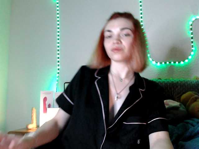 olivka-flower live cam on BongaCams
