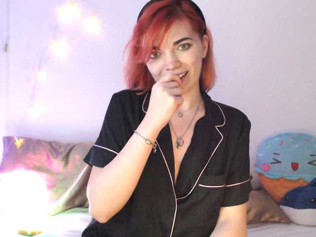 olivka-flower live cam on BongaCams