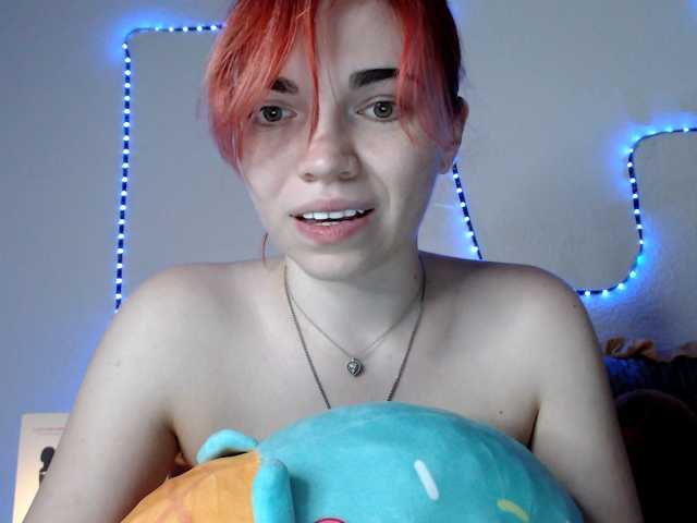 olivka-flower live cam on BongaCams