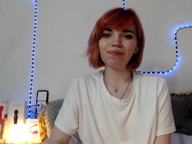 olivka-flower live cam on BongaCams