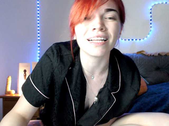 olivka-flower live cam on BongaCams
