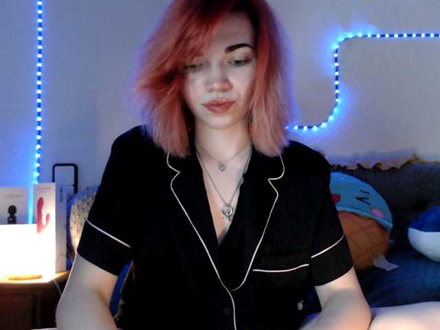 olivka-flower live cam on BongaCams