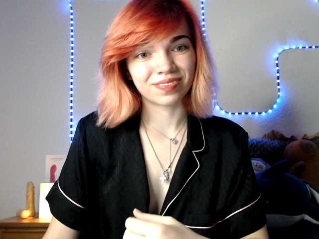 olivka-flower live cam on BongaCams