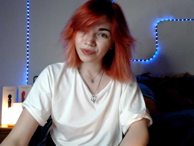 olivka-flower live cam on BongaCams