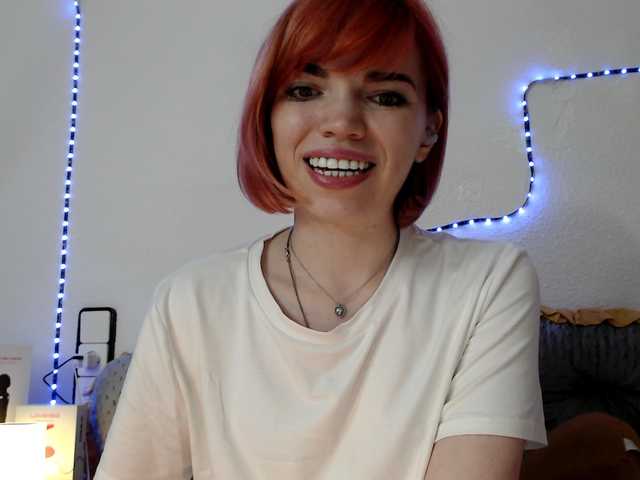 olivka-flower live cam on BongaCams