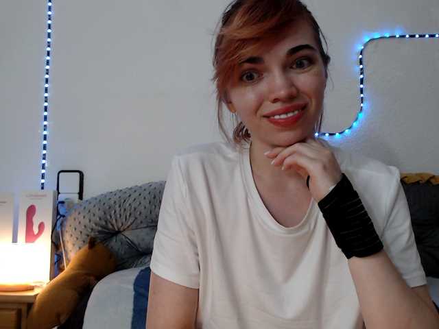 olivka-flower live cam on BongaCams