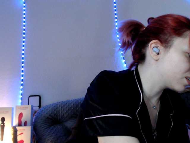 olivka-flower webcam bongacams model stream image