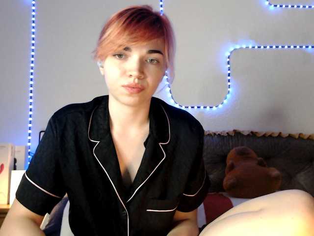 olivka-flower live cam on BongaCams