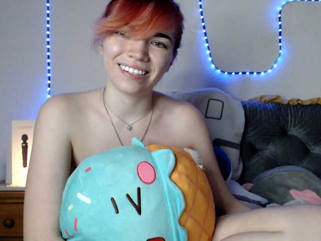 olivka-flower, en directo ahora en BongaCams