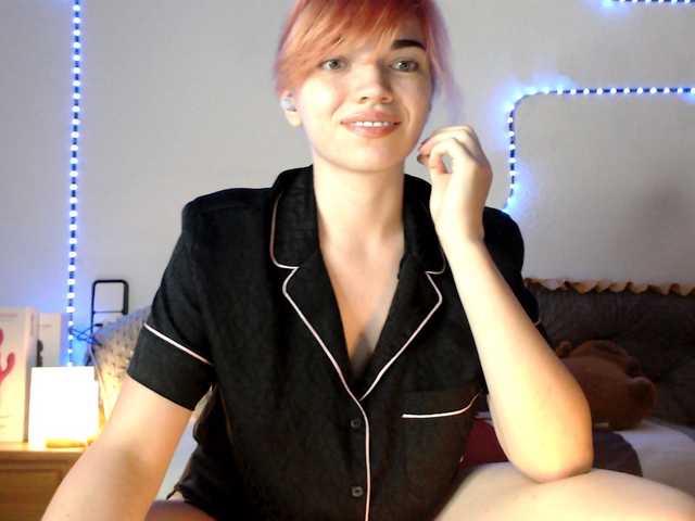 olivka-flower live cam on BongaCams