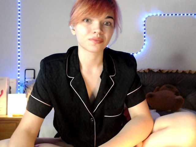 olivka-flower live cam on BongaCams