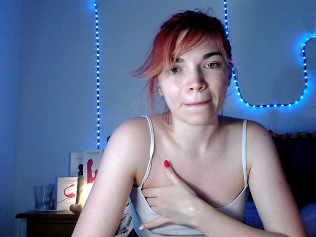 olivka-flower live cam on BongaCams