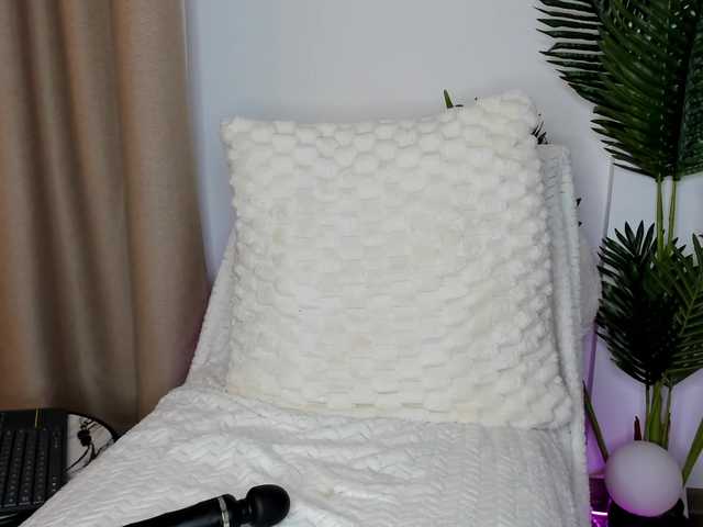 Eire-Spencer's BongaCams show and profile