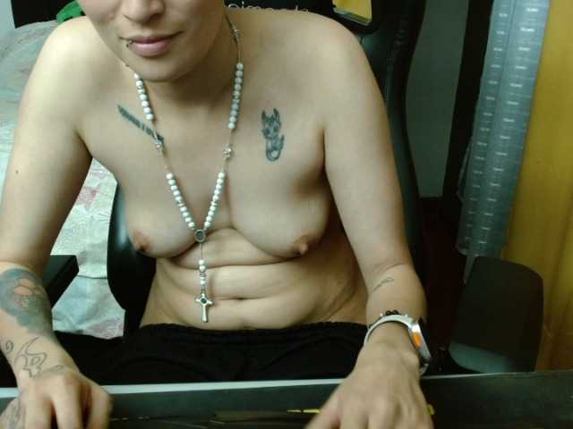 magicjadee live cam on BongaCams