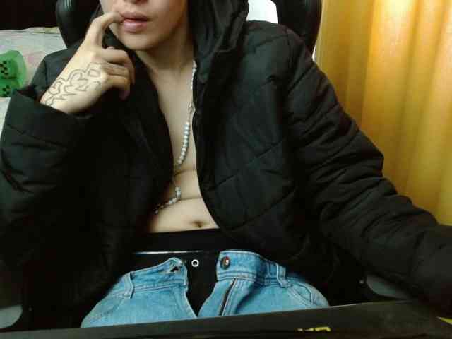 magicjadee Live Webcam on BongaCams