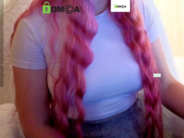 Vika-iz-Prostokvashino live cam on BongaCams