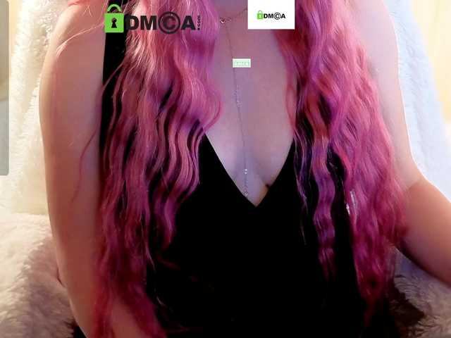 Vika-iz-Prostokvashino live cam on BongaCams